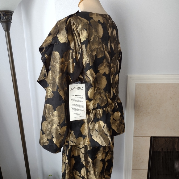 COPY - NWT Ashro 2pc Black and Gold Skirt Set Size 16 - Picture 3 of 16